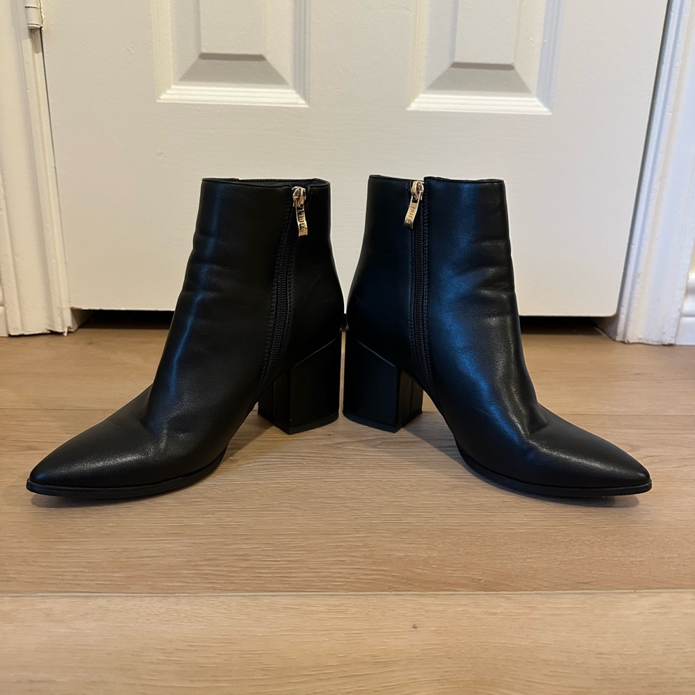 Elegant Black Ankle Boots